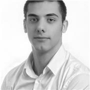 Soy un maestro comprometido y dinámico, enfocado en el aprendizaje activo, la creatividad y el desarrollo integral.